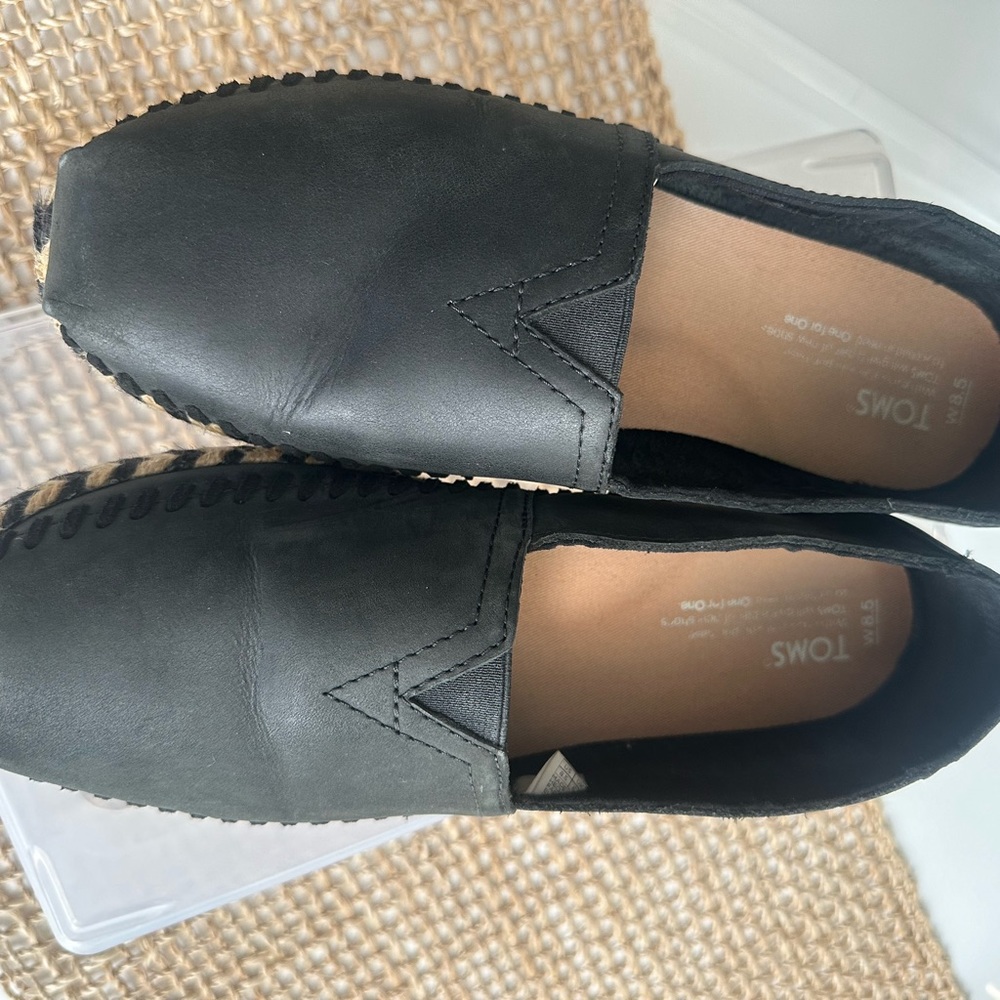Toms